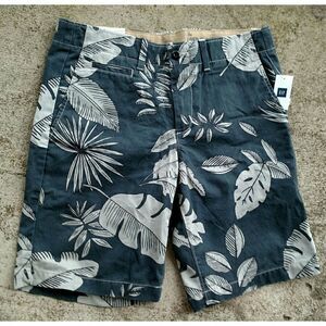 NWT Gap The Lived-In shorts. Size 30